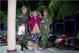 Quân dân sát cánh, đồng lòng chống bão